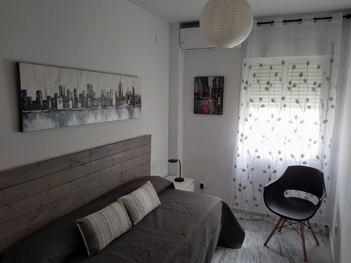 Apartamentos Seneca Junto Al Centro Málaga Kültér fotó