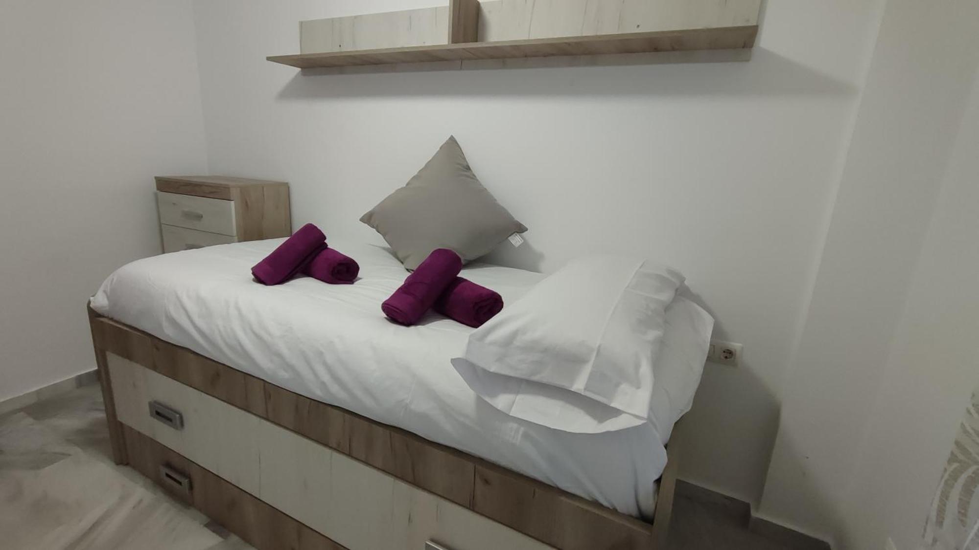 Apartamentos Seneca Junto Al Centro Málaga Kültér fotó