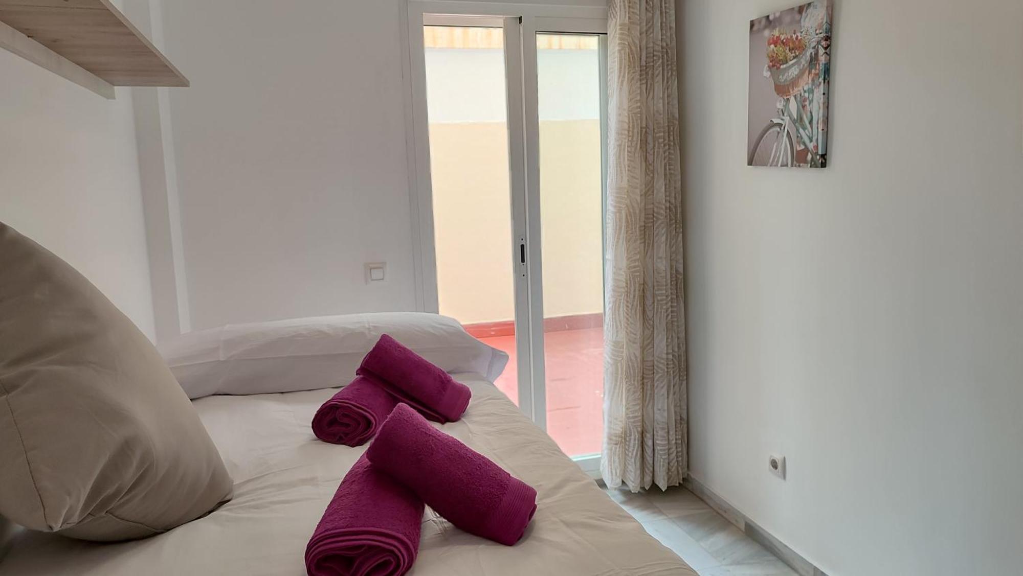 Apartamentos Seneca Junto Al Centro Málaga Kültér fotó