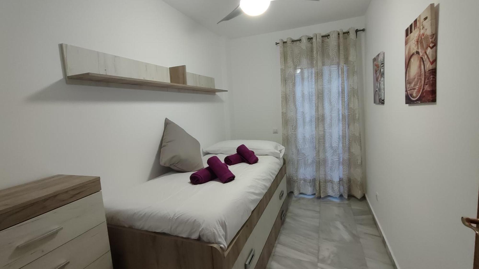 Apartamentos Seneca Junto Al Centro Málaga Kültér fotó